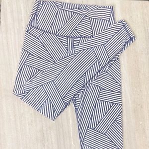 High-Wasted Ankle Leggings 🤍